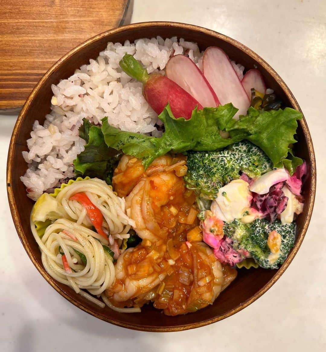Rieさんのインスタグラム写真 - (RieInstagram)「お弁当キロク　part2  詳しくはハイライトへ🫰  大切な息子へのお弁当は 毎朝の試練でもあり、コミュニケーションツールのひとつ🥹  #お弁当#わっぱ#高校生弁当」5月24日 12時44分 - riemirin_k