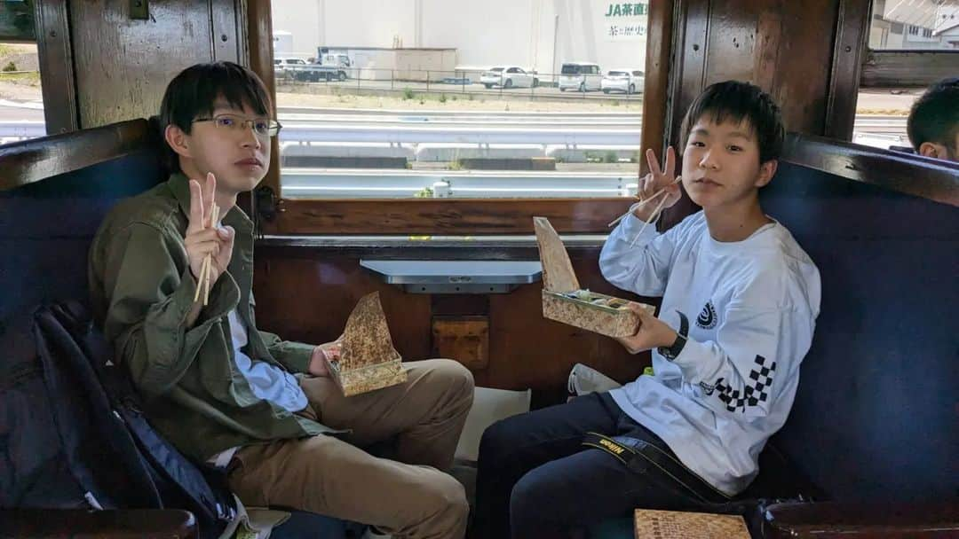 東京観光専門学校さんのインスタグラム写真 - (東京観光専門学校Instagram)「鉄道サービス学科1年生 #静岡研修 へ☀️  1泊2日の研修へ 今日は #大井川鐵道 に乗車🚊 昨年台風の被害を受けた大井川鐵道 昨年の鉄道サービス学科1年生が 復興を祈願した #ヘッドマーク を 作成しました🙏  天気がよくてなによりです☀️ 充実した研修になりますように😊 #東京観光専門学校　#鉄道サービス学科　#研修旅行　#鉄道好き　#鉄道専門学校」5月24日 12時54分 - tokan_1967