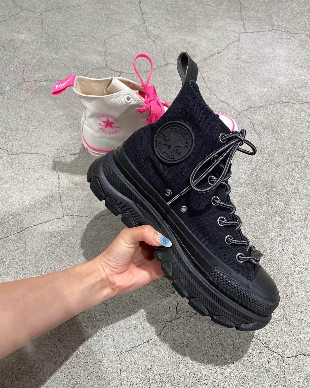 XGIRL_ootdのインスタグラム：「#xgirl_ootd  　 X-girl RECOMMEND ITEM👟 　 ------------------------------------ ▪️ALL STAR Ⓡ X-girl HI ￥13,200(税込) ▪️ALL STAR Ⓡ X-girl TREKWAVE HI ￥17,600(税込) ------------------------------------ 　 #xgirl #xgirljp #エックスガール #ストリートコーデ #スタッフスナップ #スニーカー #スニーカー女子 #converse #converseallstar #コンバース #コンバースコーデ #トレンドコーデ #y2k #y2kファッション #y2kstyle」