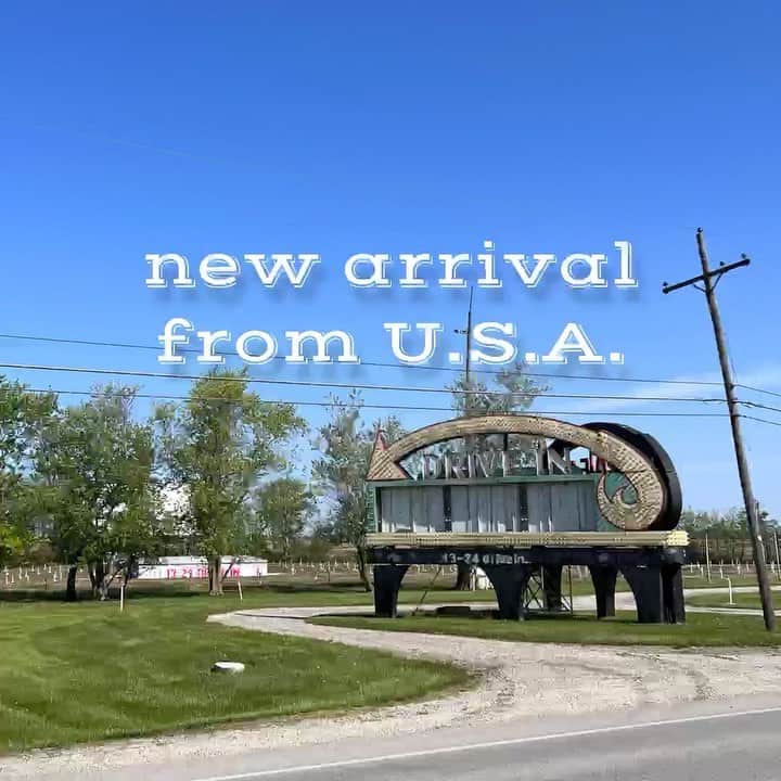 NUTTY Vintage&Collectibleのインスタグラム：「【新着大量入荷のお知らせ🇺🇸】  2023年5月のバイイングから第一便が到着しました！ (画像買付けの時の風景より)  まずはNUTTYの人気アイテムVINTAGE HAT/HEAD DRESSを大量入荷からスタート！  そして週末に向けてメンテナンスの完了したアイテムから順次入荷していきますので、このあとの情報もどうぞお楽しみに！  NUTTY」