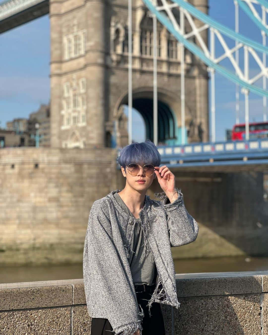 キム・ドンハンさんのインスタグラム写真 - (キム・ドンハンInstagram)「엘리베이터 타고 London Eye가기☀️」5月24日 13時57分 - don9_han