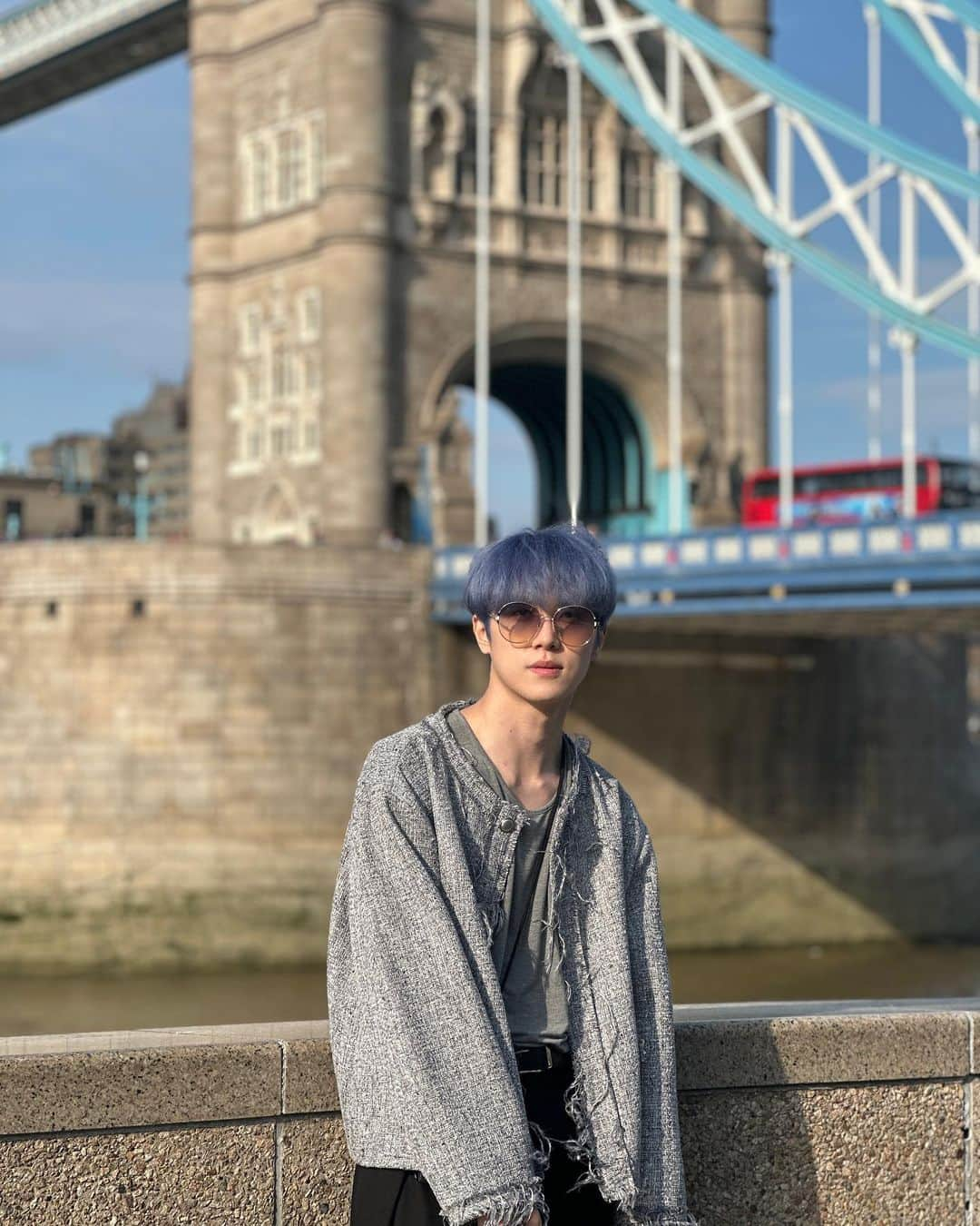 キム・ドンハンさんのインスタグラム写真 - (キム・ドンハンInstagram)「엘리베이터 타고 London Eye가기☀️」5月24日 13時57分 - don9_han