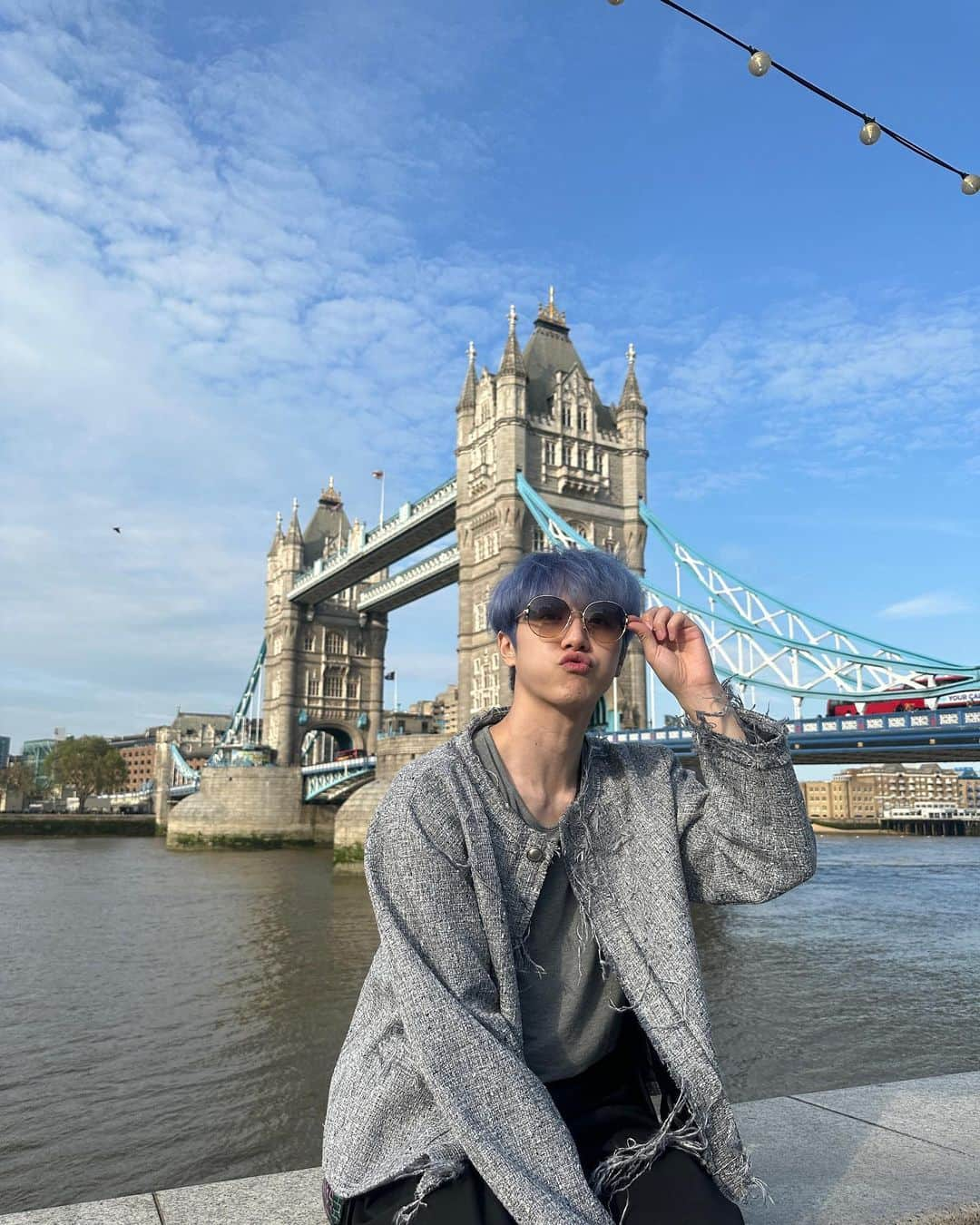 キム・ドンハンさんのインスタグラム写真 - (キム・ドンハンInstagram)「엘리베이터 타고 London Eye가기☀️」5月24日 13時57分 - don9_han