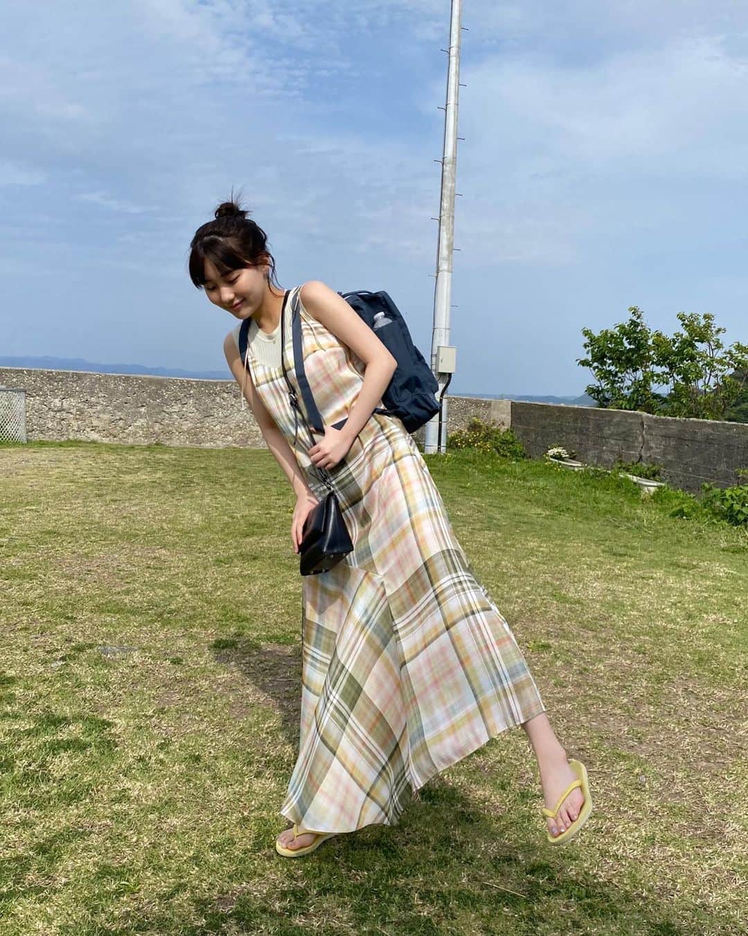 田中美久さんのインスタグラム写真 - (田中美久Instagram)「📷🦕  みんな、旅行行くならどこに行きたい〜？？ #無加工カメラ　#旅行　#おすすめ　 #お団子ヘアー　#ボブ　髪が短くてもお団子できるんだぁあ。この髪型好き！」5月24日 14時18分 - mikumonmon_48