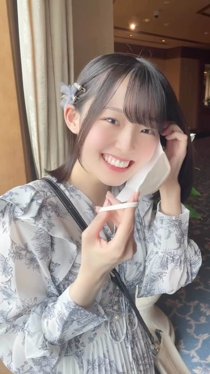 花咲ひよりのインスタグラム：「#アイドル #アイドル衣装 #アイドル前髪 #アイドルヘア #アイドルメイク #黒髪 #黒髪ボブ #黒髪ミディアム #黒髪女子 #ぼぶ#ボブ #ボブアレンジ #巻き髪 #ゆるふわ #ウェーブ巻き #ワンピース #夏コーデ #ストレートヘア #ミディアムヘア #花柄ワンピ #デート風」