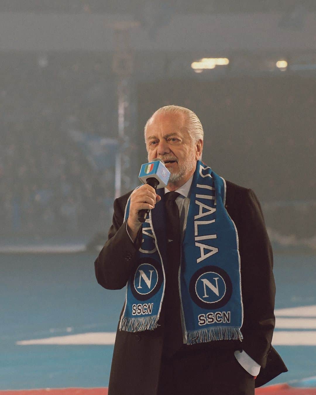 SSCナポリさんのインスタグラム写真 - (SSCナポリInstagram)「Uno scudetto come regalo e altre grandi conquiste come desiderio. Buon compleanno Presidente! 🎂 #AuguriPr3s  💙 #Napul3 #ForzaNapoliSempre #TuttoPerLei」5月24日 15時00分 - officialsscnapoli