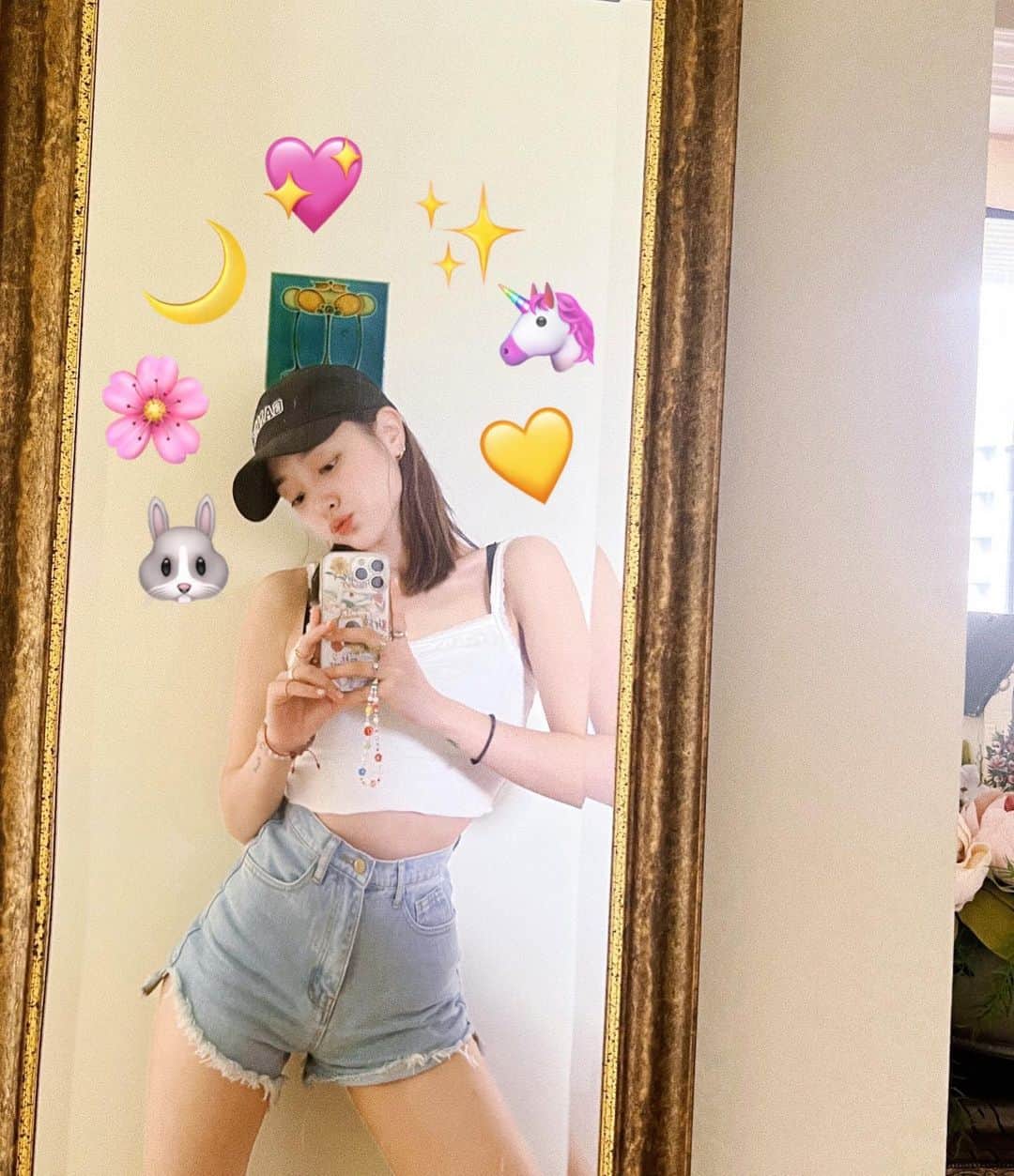 ジングルワンのインスタグラム：「： ☀️✋🏼🐰💜😗」