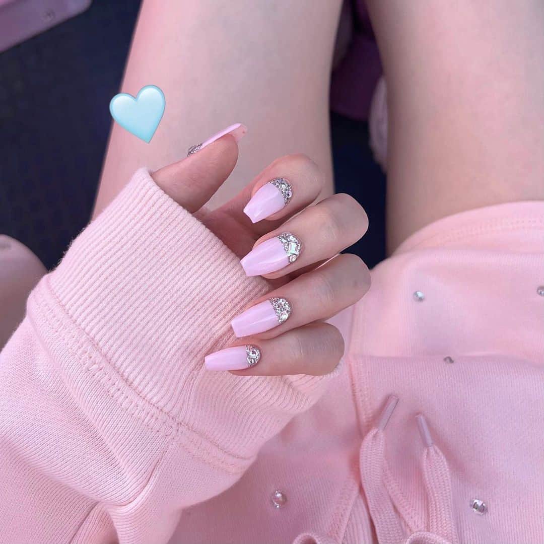 せいかのインスタグラム：「ピンクのオーロラ💗💗今回も可愛すぎるネイル💅🏻 あいこちゃん(@_nail_tsuki_ )ありがとう♡」