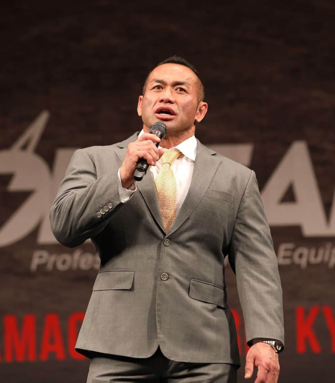 Hidetada Yamagishiさんのインスタグラム写真 - (Hidetada YamagishiInstagram)「Hidetada Yamagishi Iris Kyle Japan Classic   @team_fwj  @iriskyle  @fwj_shoji  @tkguindy  @ifbb_pro_league  @npcworldwideofficial  @t_manion  @npcnewsonlineofficialpage  @aroundthenpc_jm」5月24日 15時22分 - hideyamagishi