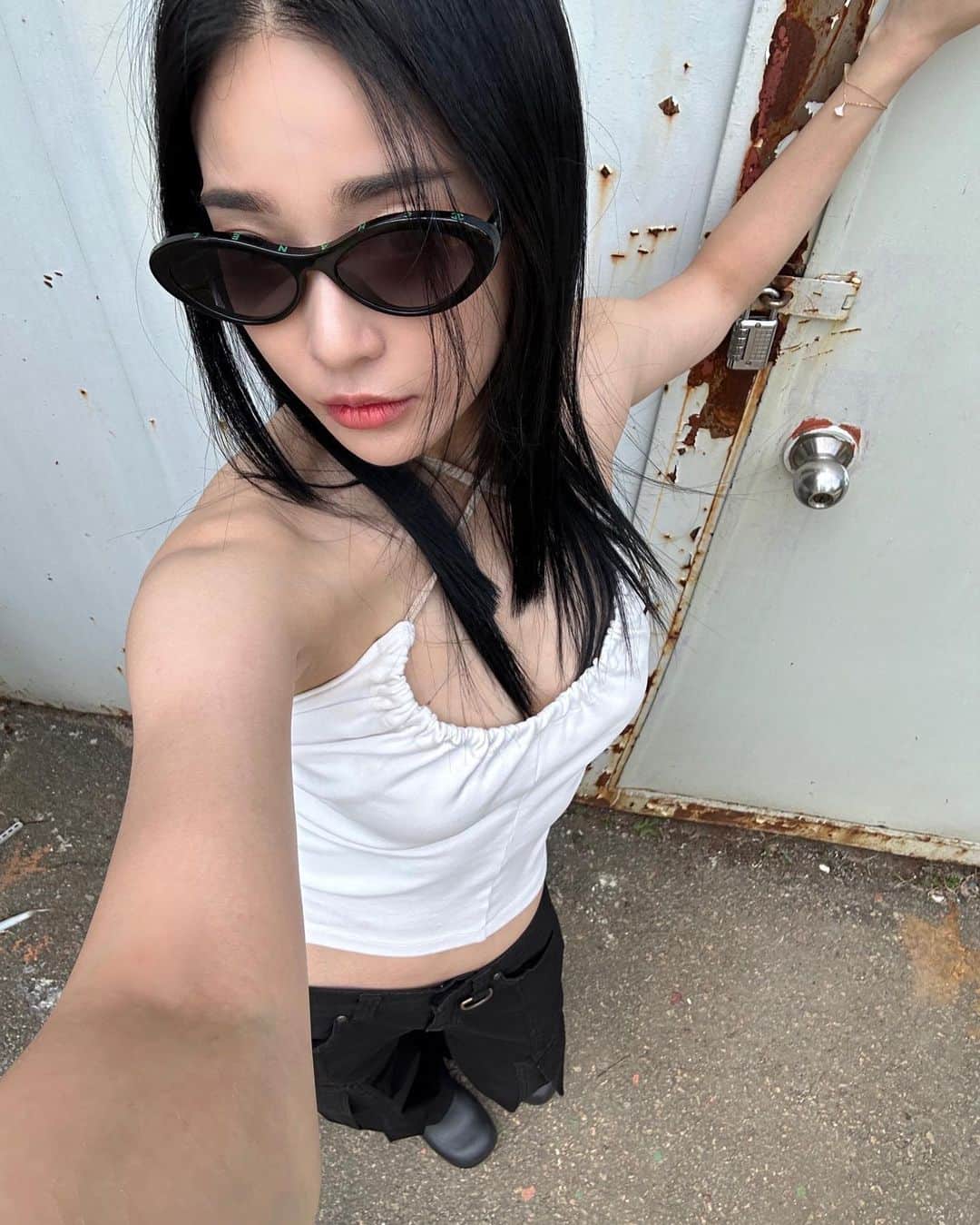 ジュヨン さんのインスタグラム写真 - (ジュヨン Instagram)「🖤🖤🖤」5月24日 15時38分 - jupppal