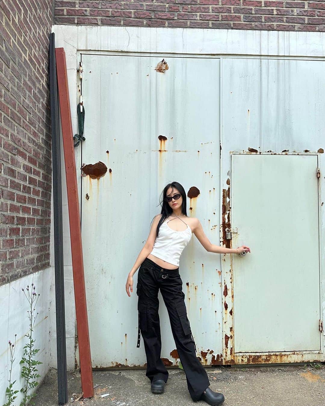 ジュヨン のインスタグラム：「🖤🖤🖤」