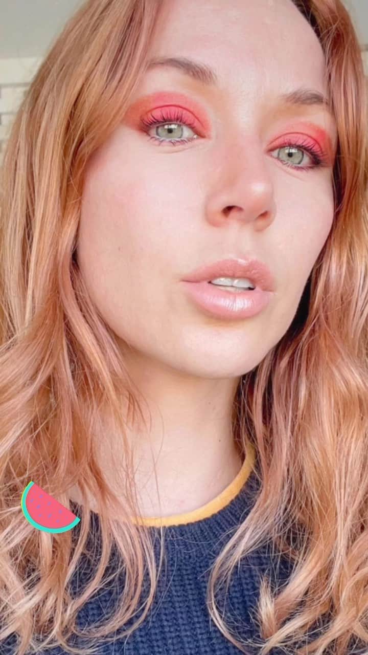 エミリー・スコットのインスタグラム：「Melon 👀」