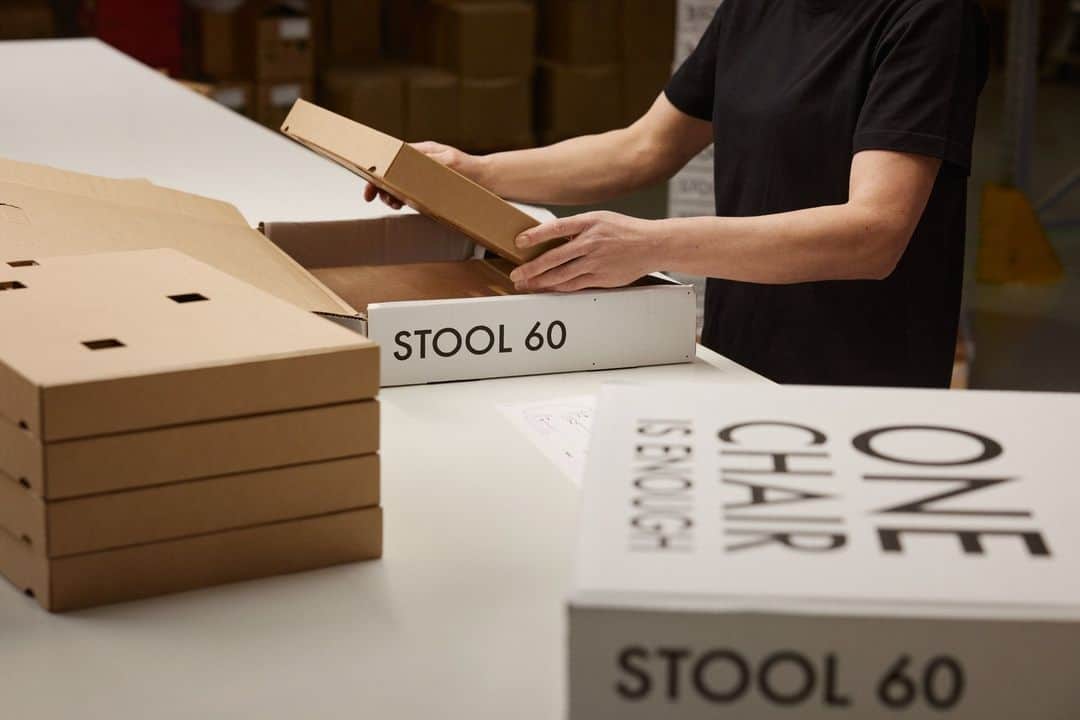Artekさんのインスタグラム写真 - (ArtekInstagram)「The making of Stool 60 / new packaging⁠ ⁠ The packaging of Stool 60 and Stool E60 has now been redesigned as a more compact carry-away box with an ergonomically sound handle. With a 24% reduction in overall volume, this new packaging has substantial benefits for both warehousing and transport, contributing to a reduced carbon footprint. ⁠ ⁠ Made in Finland from at least 80% recycled cardboard, the new box also eliminates the need for adhesive tape. By the end of 2023, the packaging will use natural fibres only, allowing for full mono-material recycling with other waste paper.⁠」5月24日 16時01分 - artekglobal