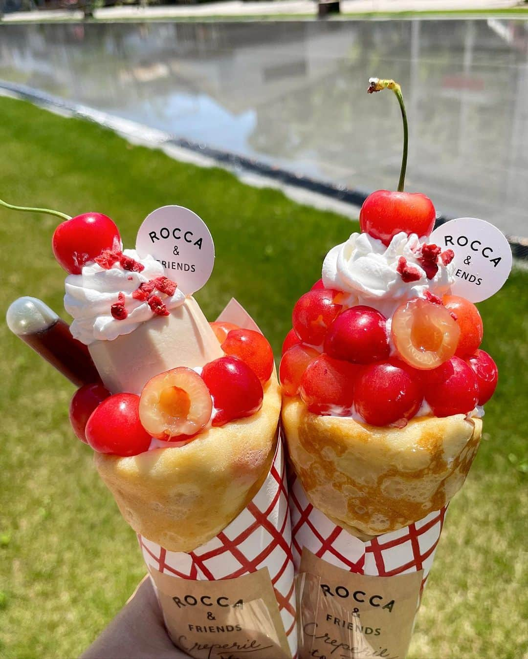 もーさんさんのインスタグラム写真 - (もーさんInstagram)「(*˘︶˘*).｡.:*♡ ♡♡♡ さくらんぼ🍒クレープ🍒 ・ 📍ROCCA&FRIENDS CREPERIE to TEA    名古屋店 @rocca.creperie.nagoya  ・ 5/8～始まった ◎さくらんぼクレープ3種類 🍒🍒🍒🍒🍒🍒 ・ ◇シングル ¥1280 ◇ダブル ¥1480 ◇パンナコッタ ¥1480 ・ ♦ダブル もちもち生地で 乳酸菌入のクリーム使用 甘さ控えめでさっぱり〜 ・ ♦パンナコッタ もっちりパンナコッタにほろ苦 紅茶カラメルソース！ ・ さくらんぼ大好き♡ 見た目も可愛いさくらんぼ🍒🍒🍒 ・ さっぱりクレープで美味しかった〜 ・ ・ *☼*―――――*☼*――――― ◇名古屋市中区錦3丁目15-11 ◇11:00～20:00 ◇052-211-9300 *☼*―――――*☼*――――― #roccaandfriendscreperietotea #ロッカアンドフレンズクレープリートティー名古屋店#ロッカ#さくらんぼ#さくらんぼクレープ#シングル#ダブル#パンナコッタ#サクランボ#名古屋クレープ#名古屋カフェ#名古屋スイーツ#愛知スイーツ#愛知カフェcherry」5月24日 16時51分 - mouusan