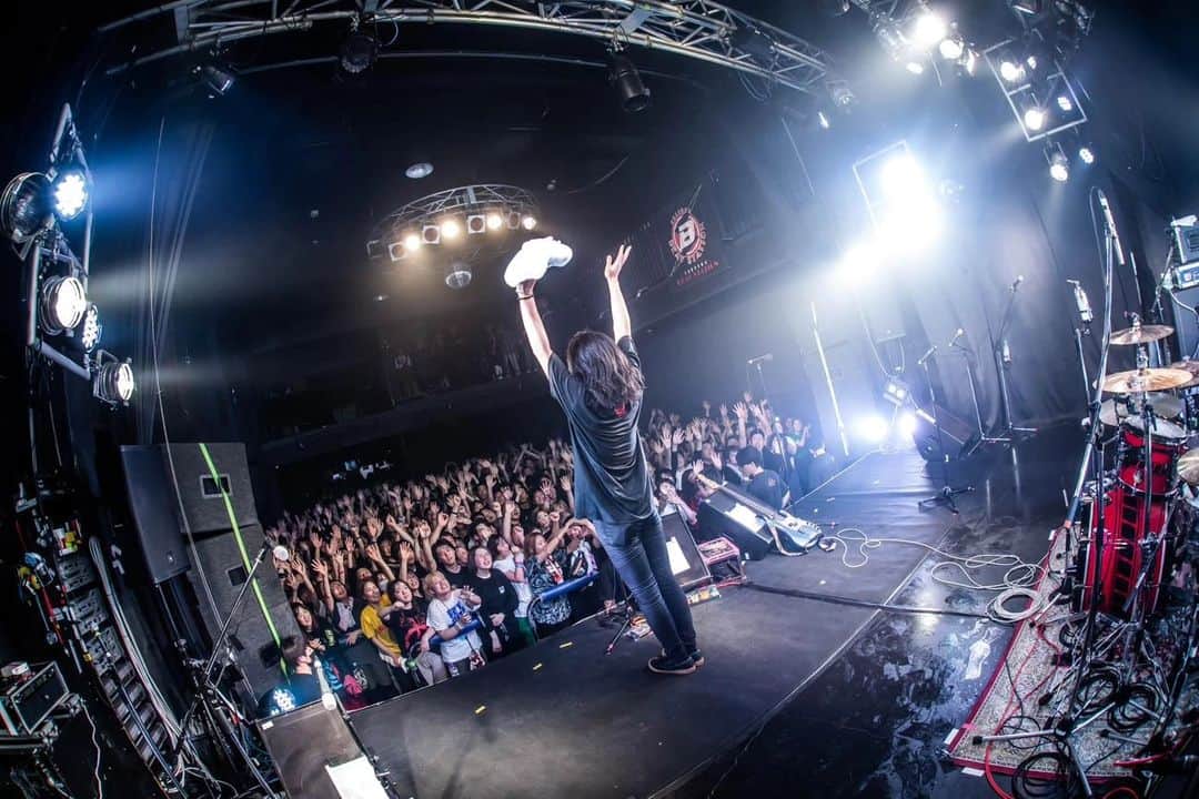 HEY-SMITHのインスタグラム：「5/23(火)福岡BEAT STATION “FULL CAPACITY TOUR” photo by @hayachinphoto」