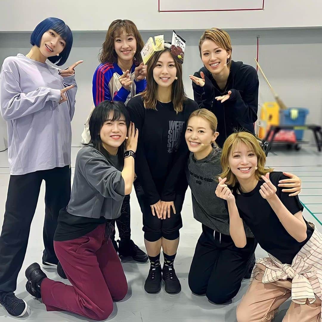 矢吹世奈のインスタグラム：「ご報告  Instagramをご覧くださってる皆さま いつもありがとうございます。  いきなりではございますが  ５年間お世話になった事務所、 ACT JP エンターテイメントを 今年 7月をもって 退所することにしました。  中学を卒業後に飛び込んだ 舞台の世界、芸能の世界からも離れて 「新たな道」に進むことにしました。  明後日から始まる「2STEP」が 最後の舞台となります。  7月には、ライブを開催予定です。  ここまで私を応援してくださった方々、 私に携わってくださった全ての皆様に 感謝の気持ちでいっぱいです。  本当にありがとうございました。  最後まで私らしく頑張ります！  矢吹世奈」