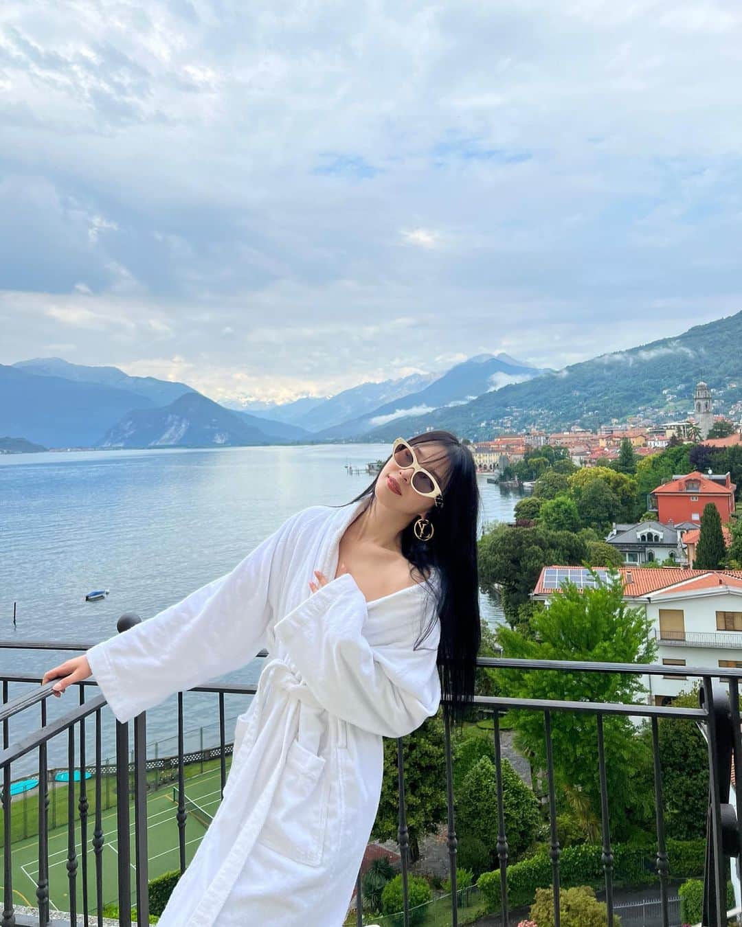 アイリーン・キムのインスタグラム：「Buongiorno from beautiful Verbania for #LVCruise24 🤍」