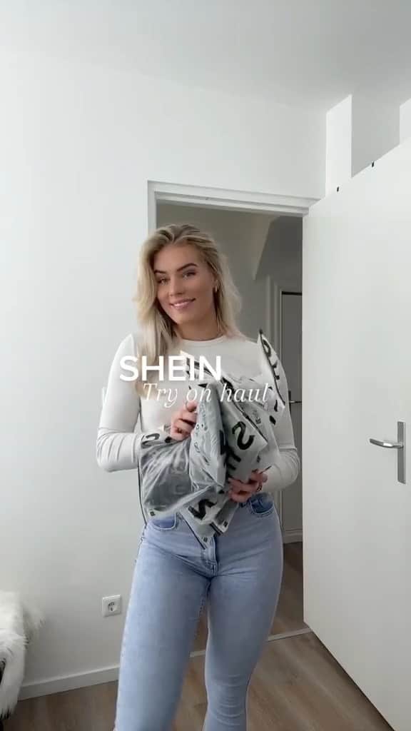 SHEINのインスタグラム：「Gymfit Try-on Haul! 🛍️🏋️‍♀️ Tell us which action-ready athleisure leggings you loved 👇 @alicekappenburg  🔗:https://shein.shop/i1ogccw  #SHEIN #SHEINforAll #SHEINstyle #fashion #chic」