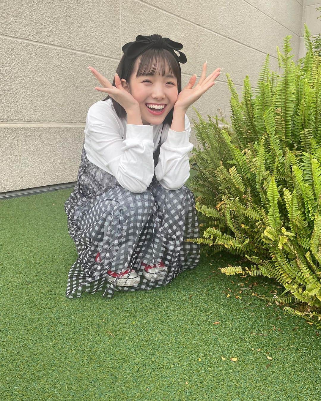 桜井えまさんのインスタグラム写真 - (桜井えまInstagram)「__☺︎︎︎︎  🆕item☆。.:＊・゜  赤のCONVERSEを差し色に🍒‎   #fashion  #style  #converse  #fyp  #07  #私立恵比寿中学  #エビ中  #instafashion  #ootd  #outfit  #カジュアルコーデ  #桜井えま」5月24日 17時54分 - emma_sakurai_official