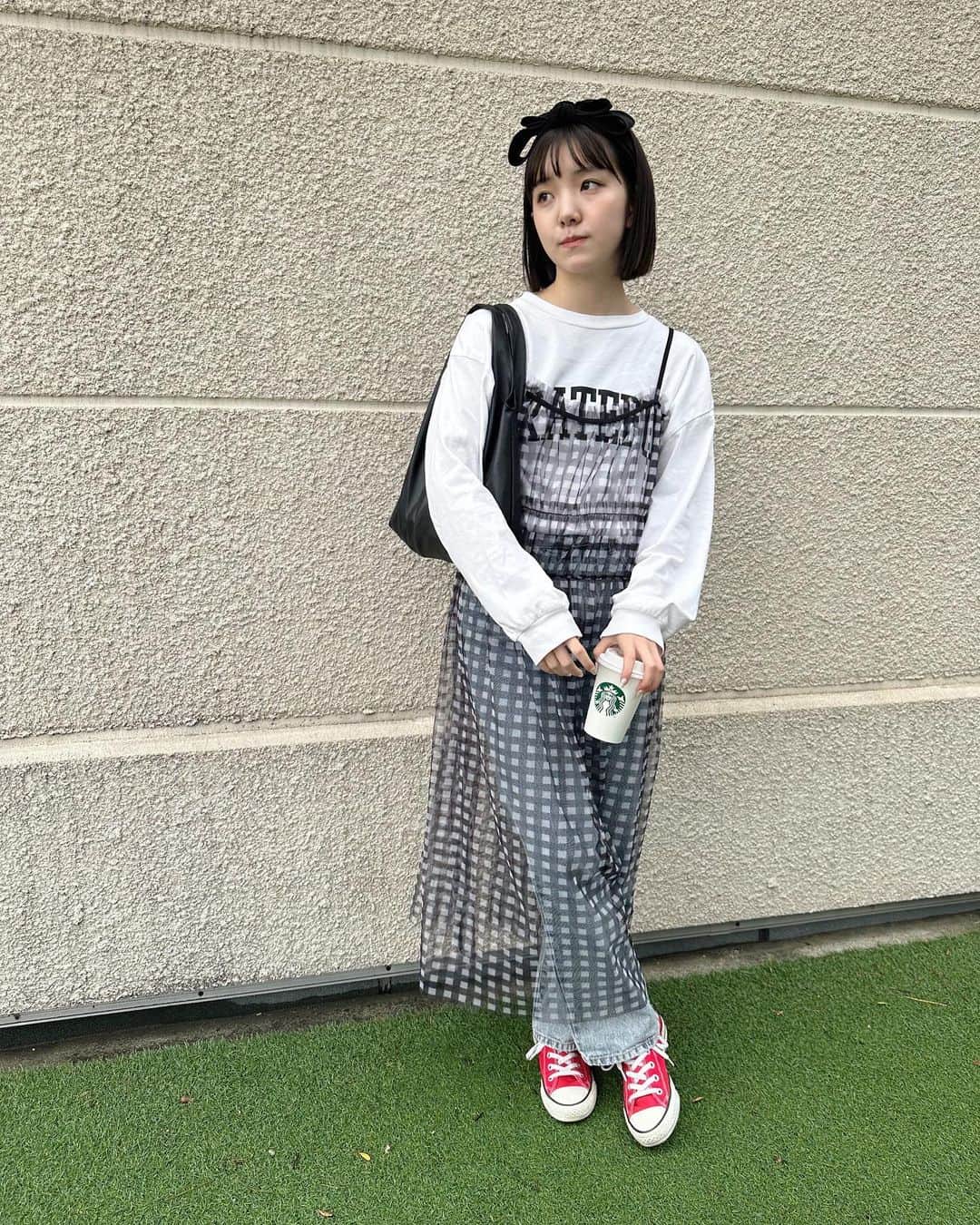 桜井えまさんのインスタグラム写真 - (桜井えまInstagram)「__☺︎︎︎︎  🆕item☆。.:＊・゜  赤のCONVERSEを差し色に🍒‎   #fashion  #style  #converse  #fyp  #07  #私立恵比寿中学  #エビ中  #instafashion  #ootd  #outfit  #カジュアルコーデ  #桜井えま」5月24日 17時54分 - emma_sakurai_official