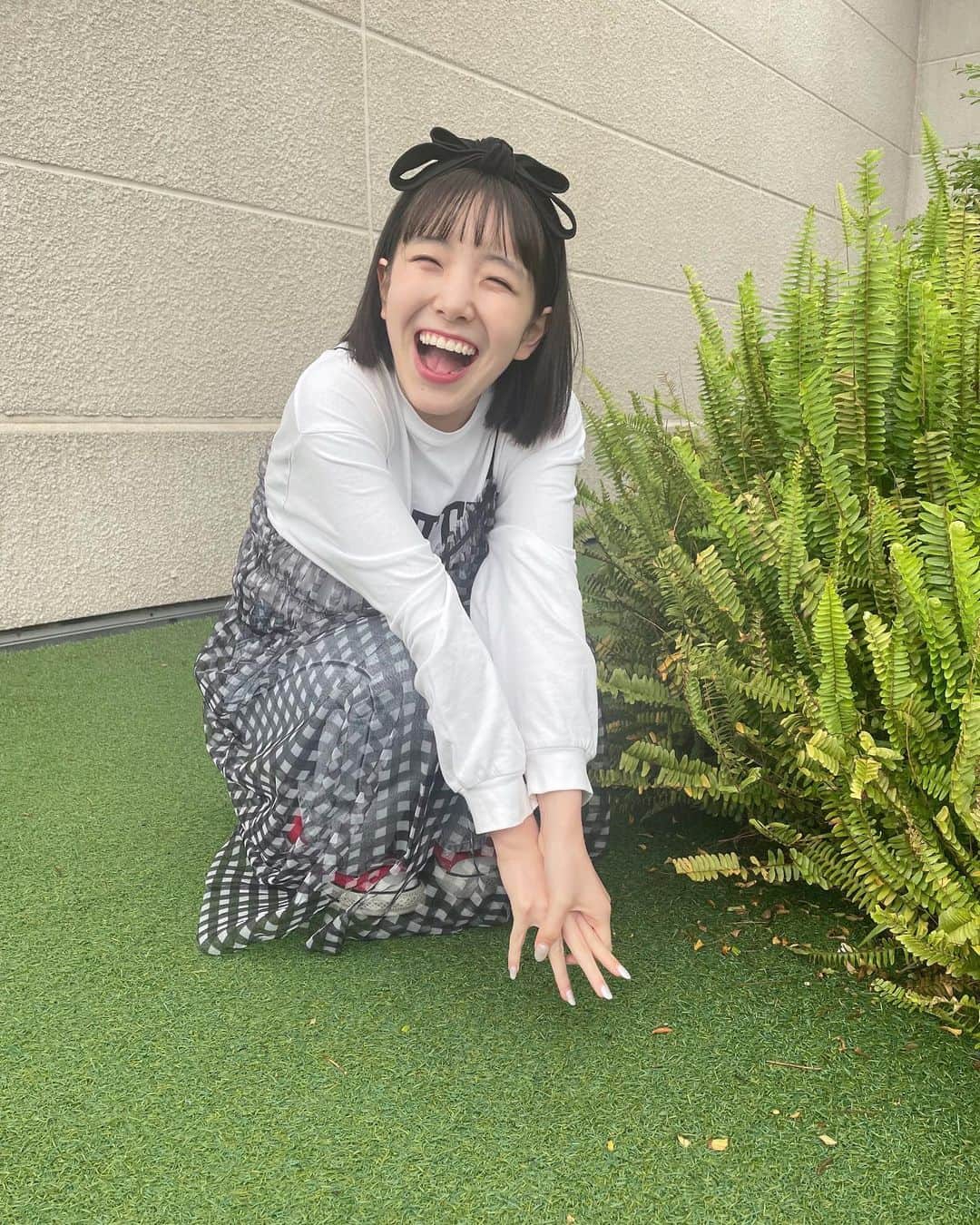 桜井えまさんのインスタグラム写真 - (桜井えまInstagram)「__☺︎︎︎︎  🆕item☆。.:＊・゜  赤のCONVERSEを差し色に🍒‎   #fashion  #style  #converse  #fyp  #07  #私立恵比寿中学  #エビ中  #instafashion  #ootd  #outfit  #カジュアルコーデ  #桜井えま」5月24日 17時54分 - emma_sakurai_official
