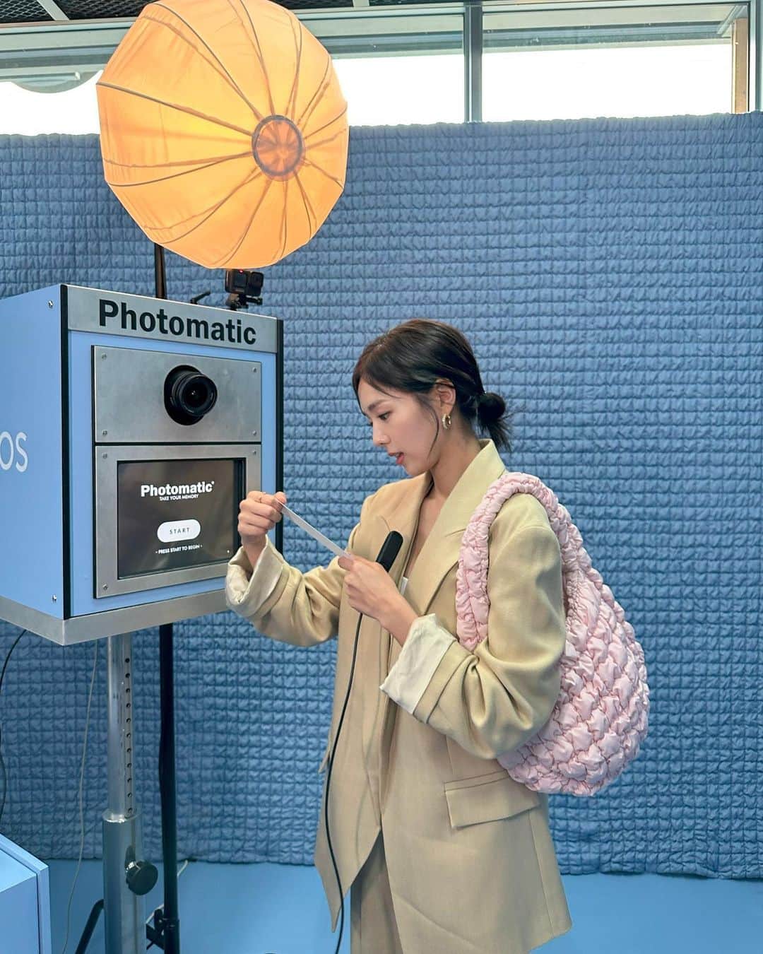 チェ・スビンのインスタグラム：「#COS퀼티드백팝업스토어 #COSSeoul」