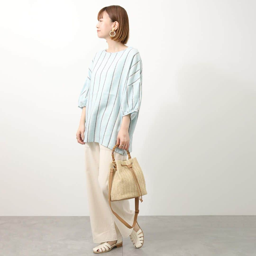 Lugnoncure（ルノンキュール）さんのインスタグラム写真 - (Lugnoncure（ルノンキュール）Instagram)「【Recommend Item】 涼しげな麻混の素材を使用したブラウス。 ⁡ ナチュラルな風合いが魅力のブラウスは シンプルなボトムと合わせた、トップスを 主役としたコーディネートがおすすめ。 ⁡ ふんわりとしたバルーン袖がポイントで、 立体的なシルエットを演出します。 ⁡ ⁡ #blouse ¥3,960(tax incl.) _No.1711736/1711893 off-white/black/blue ⁡ ※商品画像は、撮影環境やご利用のPC・スマートフォンのモニター環境などにより実物と色味に差異がある場合がございます。 ⁡ ⁡ ⁡ #lugnoncure #ルノンキュール #オフコーデ #オフスタイル #休日コーデ #大人カジュアル #大人カジュアルコーデ #カジュアルコーデ #ナチュラルファッション #リラックスコーデ #バルーン袖 #麻混 #ブラウス #2023ss #summer #canshopig」5月24日 18時16分 - lugnoncure