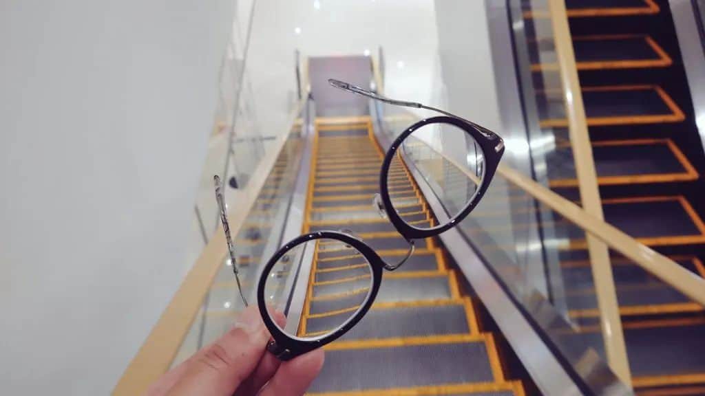 古谷健太さんのインスタグラム写真 - (古谷健太Instagram)「眼鏡修理！とても優しくしてくれたZoffのお兄さん、幸せになってください！  #眼鏡 #修理」5月24日 18時29分 - koyaken_radio