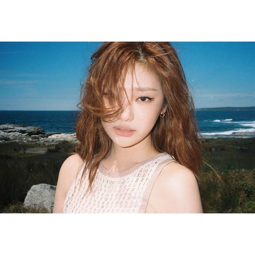 aespaさんのインスタグラム写真 - (aespaInstagram)「'MY WORLD' Jacket Behind Cut   https://youtu.be/hy2U1tPYNhw  #aespa #æspa #에스파 #NINGNING #닝닝  #MYWORLD #aespa_MYWORLD #Spicy #aespa_Spicy」5月24日 19時01分 - aespa_official