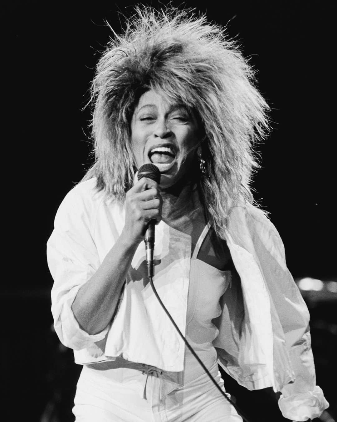 lifeさんのインスタグラム写真 - (lifeInstagram)「Legendary Rock 'n' Roll singer, Tina Turner, has passed away at age 83.   Her talent and soulfulness will continue to inspire generations to come! Today we remember the music icon by looking back at unpublished photos of Turner from the LIFE Archive. Click the link in bio to learn more. 🎤  (📷 DMI/LIFE Picture Collection)  #LIFEMagazine #LIFEArchive #TinaTurner #RocknRoll #Singer #Performer #Entertainer #LIFELegends」5月25日 6時06分 - life