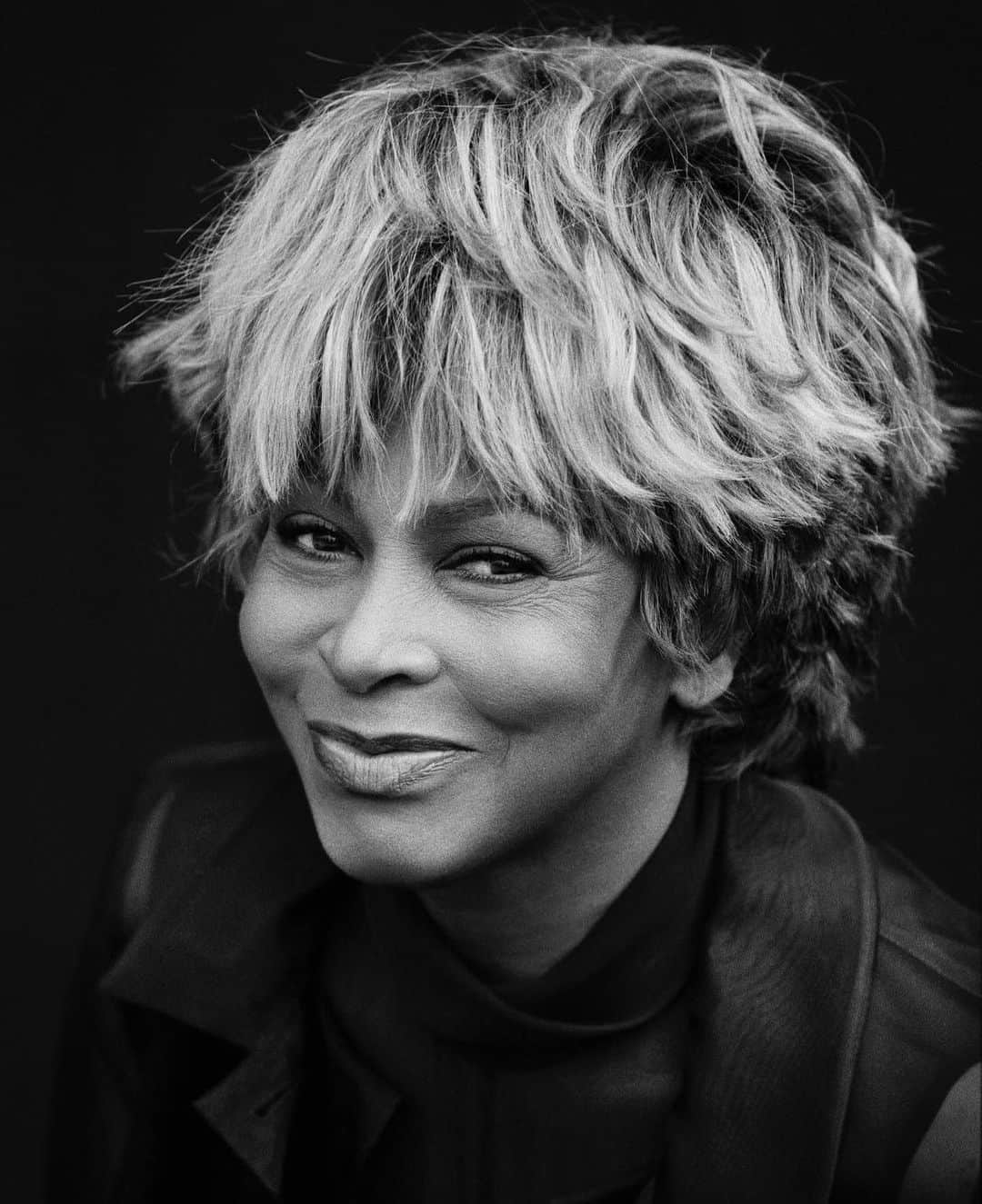 クリスティーナ・ミリアンのインスタグラム：「This one really breaks my heart. Rest in Peace @TinaTurner. I’m heartbroken for the loss of this Queen, such a legend and an inspiration for me growing up. I remember my Mom introduced me to her music as a child and we would dance around the house while cleaning. 😅 She brought much energy to the stage…her voice. 🥹 I’m sad y’all. My condolences to her family . I know people will around the world are feeling the same way that I feel right now. Thank you for your time and your impact Tina Turner. You shook the world! Today I will blare your music loud in ode to you. Just to hear you once more. 🕊️ #riptinaturner」
