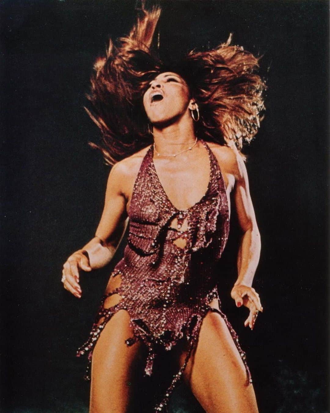 ミック・ジャガーのインスタグラム：「I’m so saddened by the passing of my wonderful friend Tina Turner. She was truly an enormously talented performer and singer. She was inspiring, warm, funny and generous. She helped me so much when I was young and I will never forget her.」