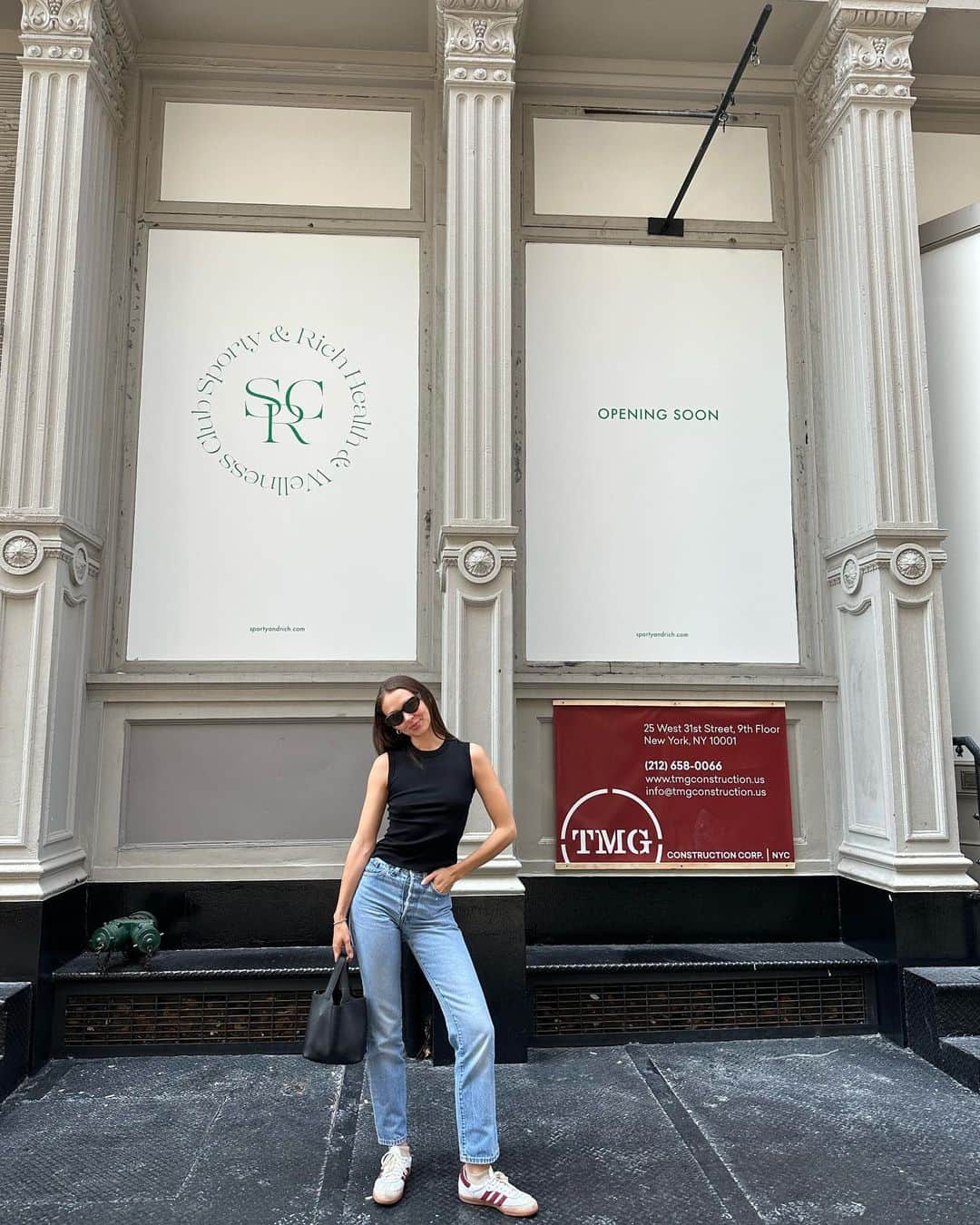 emilyのインスタグラム：「GUESS WHO’S COMING TO SOHO!!!!!!!!! 😇✌️💕🦋🍕   Dream come true type of living. HONESTLY PINCH MEEEEEEEE!!!   @sportyandrich NYC flagship coming this July.」