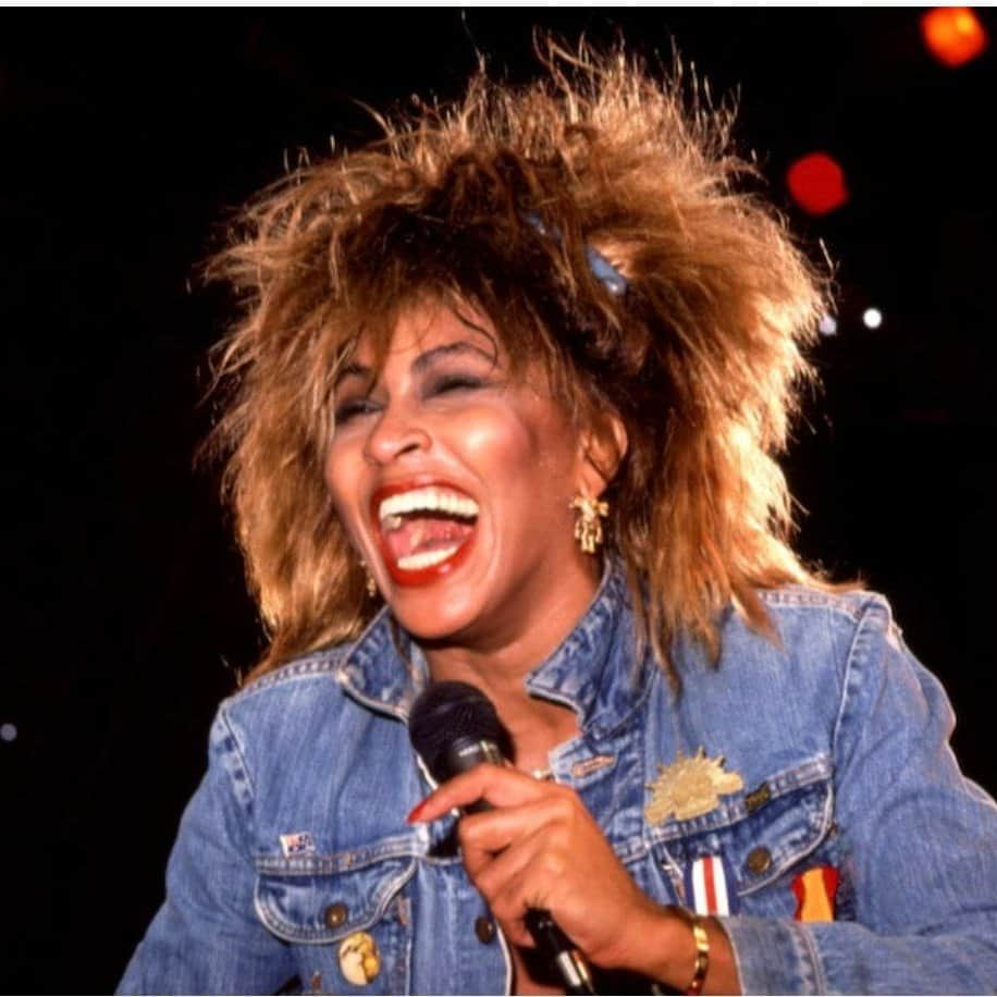 ケニー・オルテガさんのインスタグラム写真 - (ケニー・オルテガInstagram)「Tina Turner May you continue to Rock us from the beyond! Your presence here with us in this life, your strength, perseverance, love, and your immense and immeasurable talents have been an incomparable gift to all that have been inspired by your voice and humanity. You tipped the heavens with your dancing feet and shimmering presence on world stages like no other. The word icon must have been invented for you! While you RIP now, know that your legacy will live on as long as there is music! @tinaturner #legacy #icon #music #simplythebest #onlylove 🌹」5月25日 5時15分 - kennyortegablog