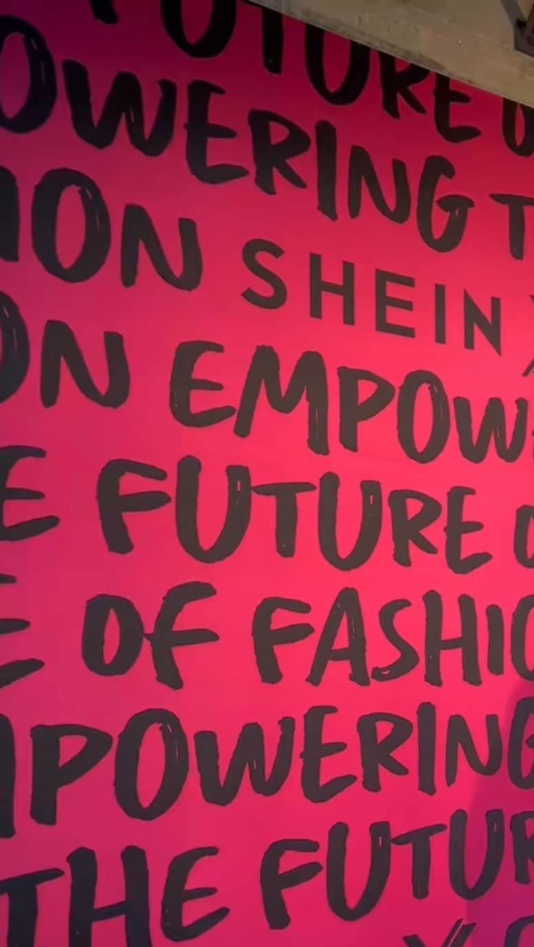 SHEINのインスタグラム：「On today’s episode of #SHEIN101, we are showcasing our SHEIN X Designers and how the program helped shaped their careers! 🌟🎥  Know a designer that would love to be a part of the SHEIN X Program? Tag them in the comments down below! 🧵✍️」