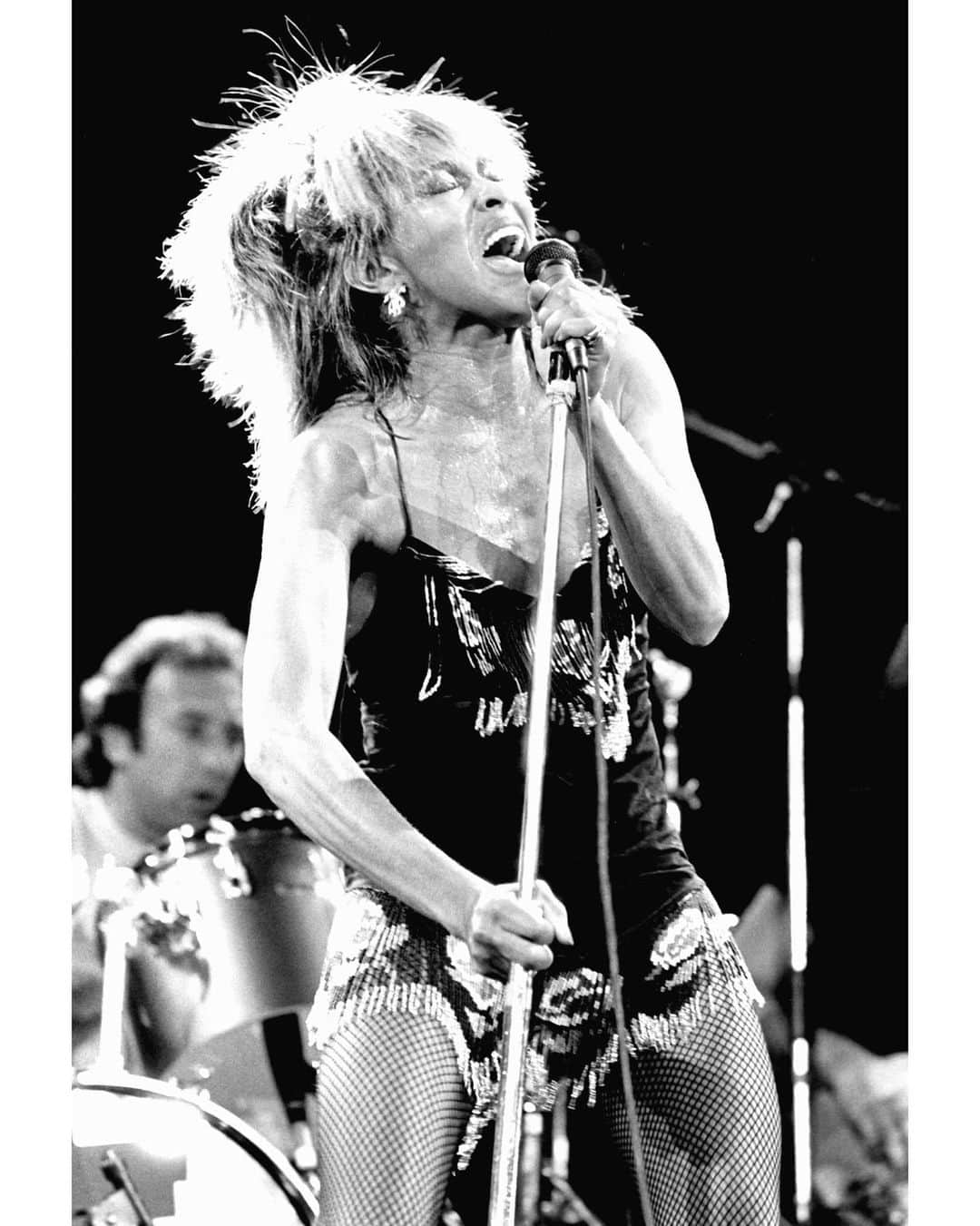 のインスタグラム：「We remember "Queen of Rock 'n Roll" Tina Turner. Her powerful vocals and energetic stage presence won her superstar status, from singing on her first popular song released in 1960, through her comeback in the 1980s, to her highly successful final tour in 2009. This photo is in the collection of our @NMAAHC.   James L. Mitchell Johnson Publishing Company Archive. Courtesy J. Paul Getty Trust and Smithsonian National Museum of African American History and Culture.」