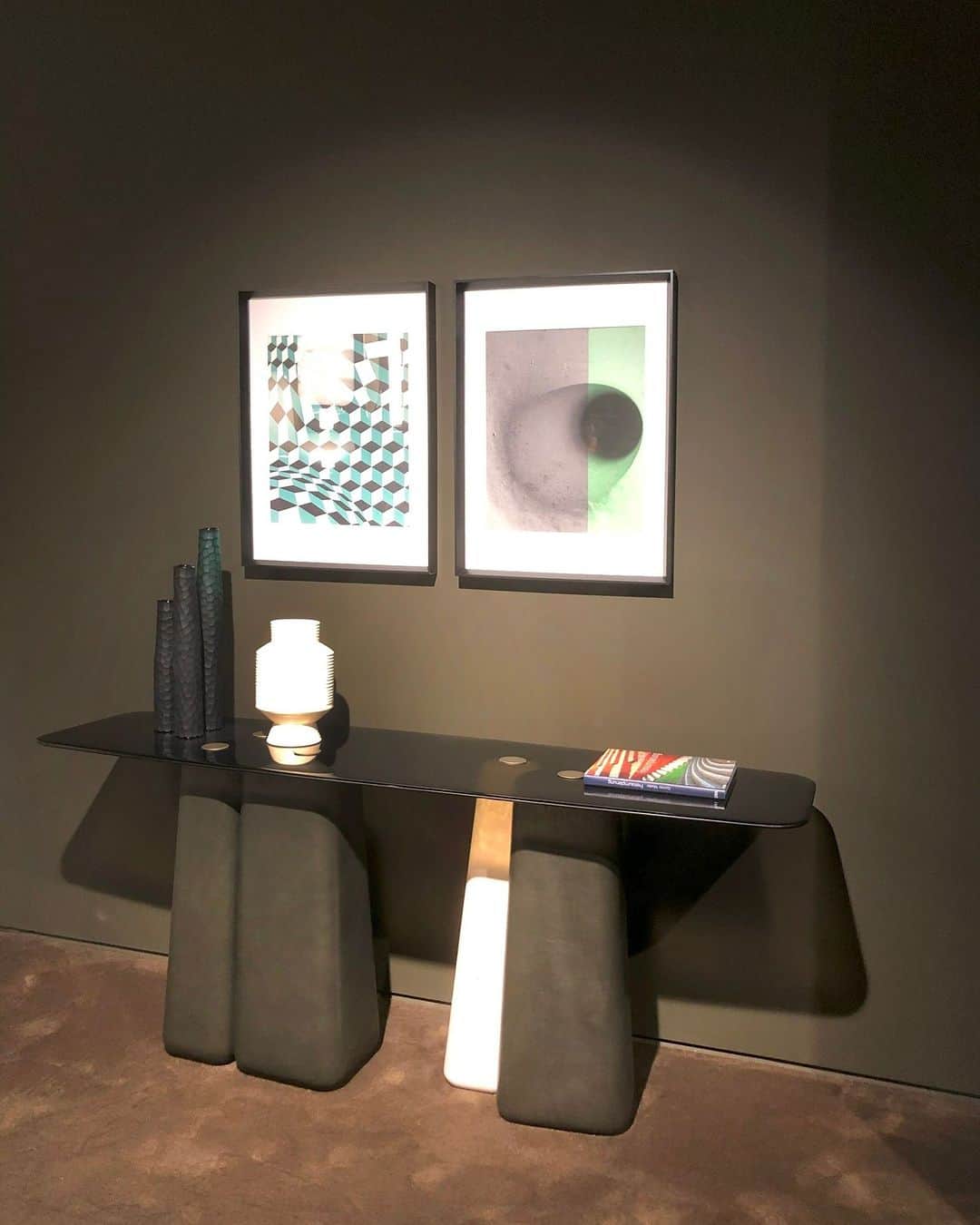 Baxter Japan / バクスター ジャパンのインスタグラム：「Milano Salone2023✨  TABLE : FANY  【 Baxter Tokyo 】 東京都港区南青山4-18-16 フォレストヒルズ WESTWING B1F Tel：03-5413-8913　Mail：info@omobito.jp Store : 11:00～18:00 (※水曜日のみ事前予約制)  . . .  #baxtercinema #baxtermadeinitaly #baxter #baxterjapan #baxtertokyo #leather #interior #interiordesign #interiorstyling #furniture #lifestyle #design #バクスター #バクスタージャパン #インテリア #家具 #インテリアデザイン #レイアウト #ライフスタイル #デザイン  #家具 #照明 #ソファ #チェア #テーブル #レザー #ヌバック」