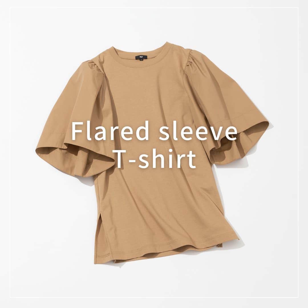 PLST（プラステ）さんのインスタグラム写真 - (PLST（プラステ）Instagram)「【1枚で主役になれるデザイントップス】 身頃はジャージー素材、袖にはハリ感のあるシャツ素材を使ったカットソー。Tシャツの着心地のよさとシャツのきちんと感が両方叶うので、夏のきれいめカジュアルにぴったりです♪  🏷 ファブリックコンビフレアスリーブTシャツ ¥6,990(tax in)  #PLST #プラステ #きちんとしていたい時の毎日服  #デザイントップス  #カットソー  #きれいめカジュアル #夏コーデ」5月24日 21時05分 - plst_official