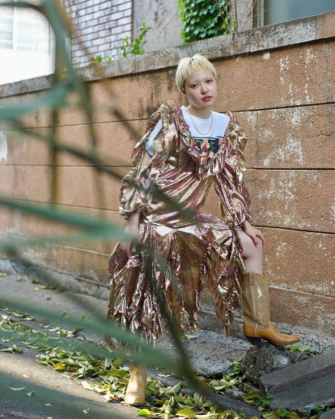 PUNK CAKEさんのインスタグラム写真 - (PUNK CAKEInstagram)「⭐️NEW ARRIVAL⭐️ ☑︎ Gold flower fringe design dress【SOLD】 ☑︎ Frida Kahlo T-shirt white【SOLD】  Now on sale ➡︎ ONLINE STORE   PUNK CAKE POP-UP 5/27(土)〜6/2(金)  学大高架下Market出店　 6/3(土).4(日)  model / @momooka_koyoi」5月24日 21時06分 - punk_cake