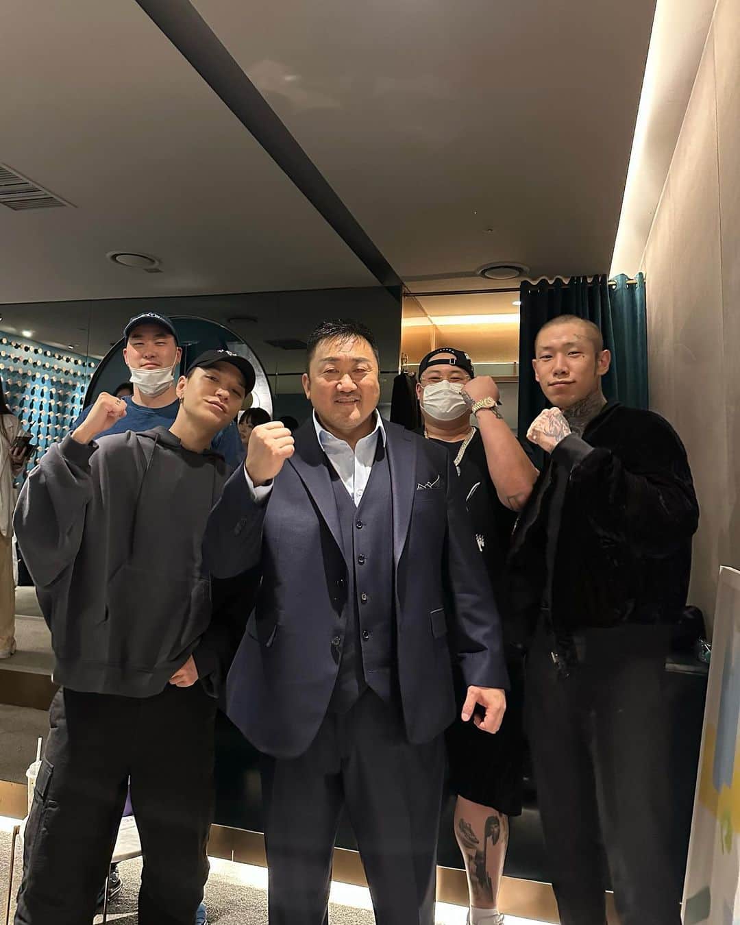 サイモンD さんのインスタグラム写真 - (サイモンD Instagram)「#범죄도시3 타격감 죽입니다 극장에서 꼭 보세오 5/31 레스고」5月24日 21時29分 - longlivesmdc