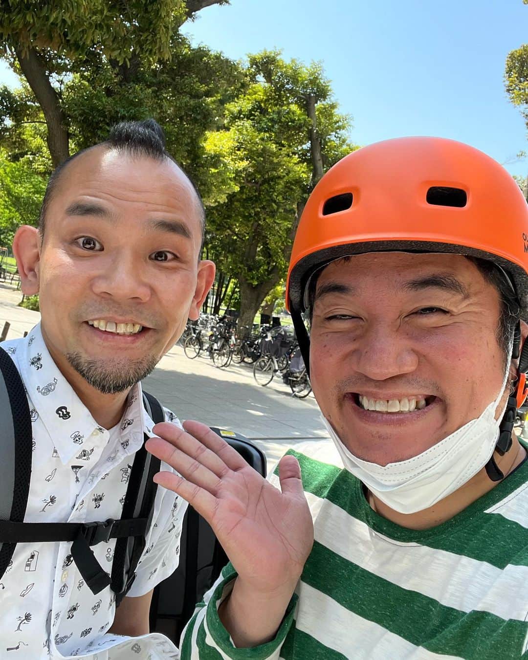 与座よしあきのインスタグラム：「5月26日！ 右腕を改造してビーム出せるようにしようとしてた話しもしちゃうかもよ！  トークライブ 「爆烈Ｑ高見つかさの この数ヶ月で気になった10の事」  5月26日(金)  南阿佐ヶ谷 @TALKINGBOX  開場18:30 開演19:00 前売1500円(＋1ドリンク) 配信1500円」