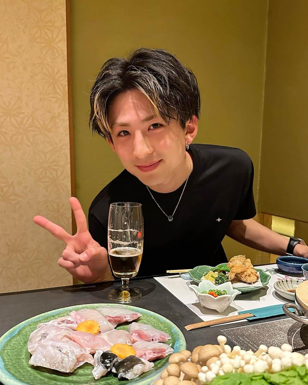 前田俊さんのインスタグラム写真 - (前田俊Instagram)「- 21歳になりました🔥 俺の大好きなフグの専門店に連れて行ってくれた🥹 ...