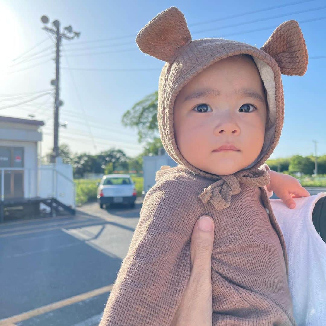 神田咲凛さんのインスタグラム写真 - (神田咲凛Instagram)「二日連続の路上教習-完- ずっと協力してくれてたじぃじに感謝🥲❤️ 路上試験頑張るぞー💪  4枚目は3ヶ月前、まだ娘氏が4ヶ月ベビーの時の👶🏻 @musumeshi_no_kiroku  . . . . . . . . . . . . . . . . . . . #赤ちゃんのいる生活 #赤ちゃんのいる暮らし #赤ちゃんコーデ #赤ちゃん服#赤ちゃんがいる生活 #令和4年ベビー #生後6ヶ月女の子 #新米ママ#新米ママと繋がりたい#新米ママ#新米ママと繋がりたい #ワンオペ#ワンオペ育児 #ママライフ#女の子ママ#5ヶ月ベビー　#成長記録#7ヶ月ベビー#親子コーデ #ベビー服　#赤ちゃんコーデ #赤ちゃんと犬 #バレーシューズ#ママコーデ#ママファッション #ママライフ」5月24日 21時43分 - t12345vxq