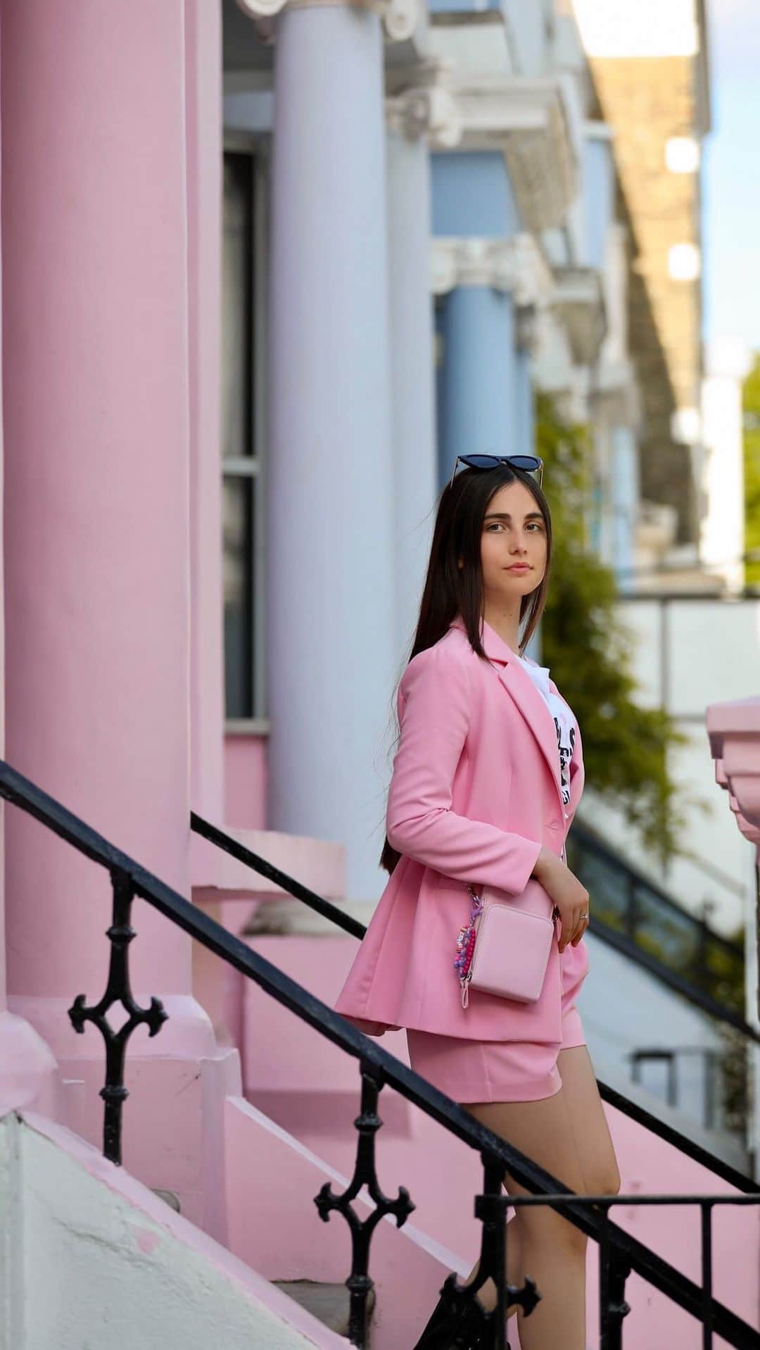 Laertaのインスタグラム：「Laerta wearing her favourite suit from @monnalisa_official teen collection 💗  #reels #fashion #fashionstyle #reelsinstagram #monnalisa #monnalisaofficial #teenmodel」