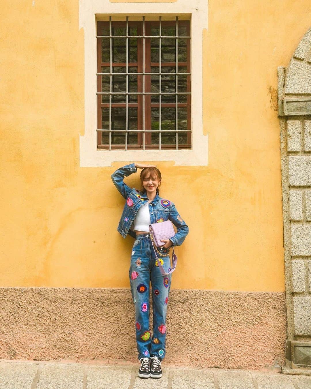Elva Niのインスタグラム：「Had a short visit to Orta Lake at San Giulio Island 🕍 Now everybody is getting ready for tonight’s #lvcruise24 show!  @nicolasghesquiere will present his Louis Vuitton Cruise 2024 Show live from Isola Bella on Lake Maggiore in Italy on Wednesday, May 24th at 8:45 pm CEST.​ @louisvuitton  #isolabella」