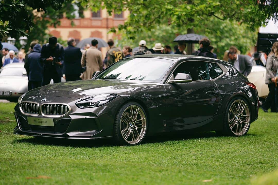 BMW Thailandさんのインスタグラム写真 - (BMW ThailandInstagram)「ปรากฎตัวแล้ว! กับรถคอนเซ็ปต์คันใหม่ล่าสุด BMW Concept Touring Coupé ไฮไลท์สุดเด่นที่สะกดทุกสายตาในงาน Concorso d’Eleganza Villa d’Este 2023 มาพร้อมกับดีไซน์อันสวยงาม ด้วยเส้นสายและการออกแบบที่ลงตัว หรูหรา พรีเมียม เรียกเสียงฮือฮาได้จากทั้งงานกันเลยทีเดียว  #BMW #BMWTH #JOYisBMW #สุนทรียภาพแห่งการขับขี่ #HeritageEvents #concorsodeleganza #villadeste #vintagecars #passionforclassics」5月24日 22時15分 - bmwthailand