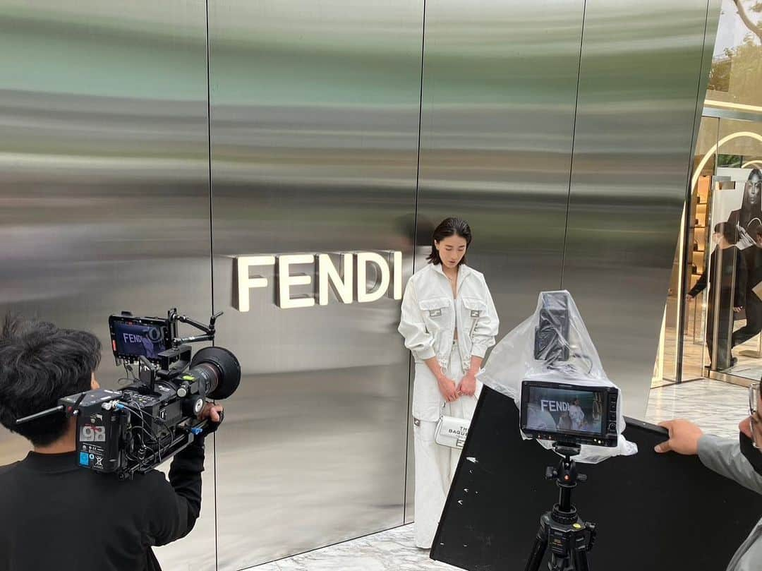 大橋悠依さんのインスタグラム写真 - (大橋悠依Instagram)「． Forbs JAPAN 30 UNDER 30 × FENDI INSPIRE THE YOUTH 世界を変える若者の原動力  https://forbesjapan.com/feat/fendi/#interview-01  明日5/25からインタビュー動画が公開です。 ぜひご覧ください！🌟 現在の自分の思いを聞いてもらえると嬉しいです。  なかなかできない体験だったので 緊張したけど 素敵な空間で普段とは違うお洋服も着れて楽しかったです🥰 またこういうことも挑戦したいな〜！  #forbsjapan  #forbsjapan30under30  #fendi」5月24日 22時10分 - yui_ohashi_