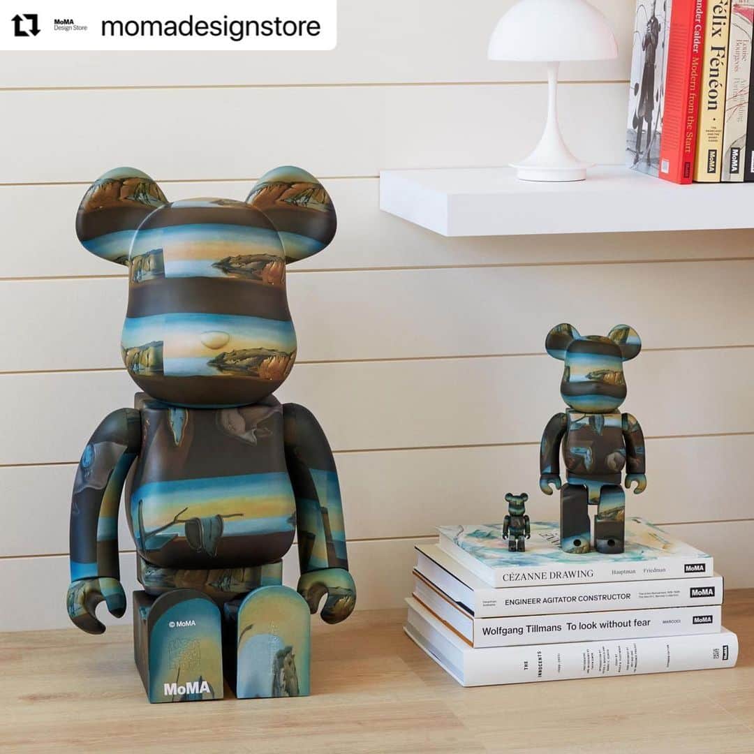 MEDICOM TOYさんのインスタグラム写真 - (MEDICOM TOYInstagram)「#Repost @momadesignstore with @use.repost ・・・ ⏰Launching next month: MoMA BE@RBRICK Salvador Dalí Collectible Figure! Sign up for emails at the link in bio to be the first to shop these exciting designs. @momadesignstore   ‌  ©︎ 2023 MEDICOM TOY」5月24日 22時21分 - medicom_toy