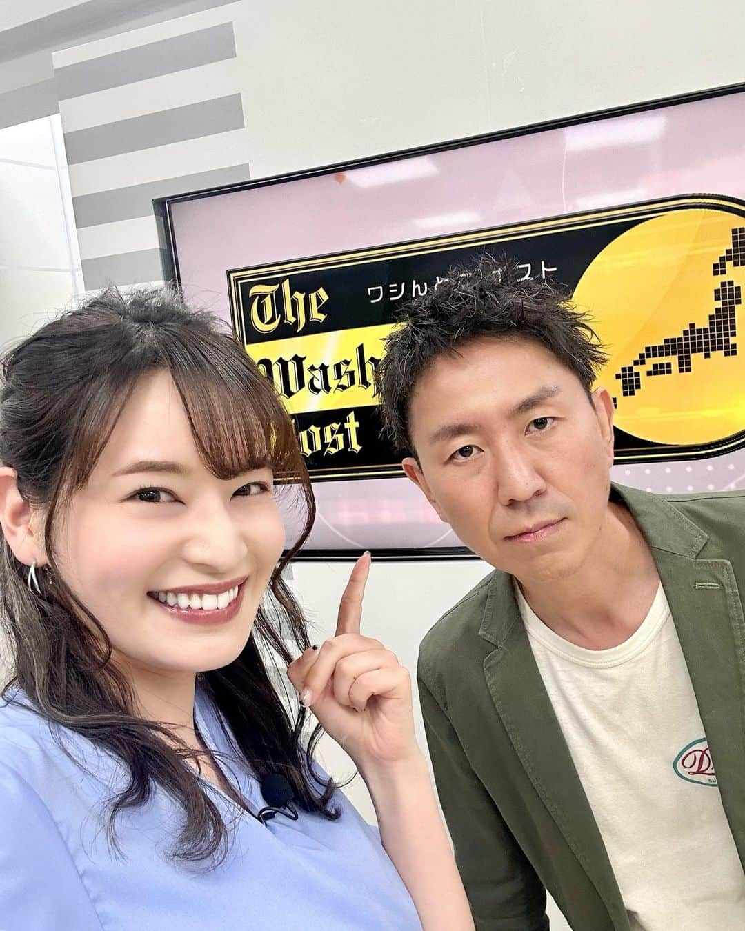 佐竹美希のインスタグラム：「番組ではおなじみの水曜日メイクさん😂  今日の福田さんの髪のテーマは 話題にあったウニでお願いしました！ （先週はチンアナゴでした🏝）  メイクさんが 皆さんからの反応を楽しみにしていらっしゃるので ぜひTwitterも呟いてくださいね〜✨  実は今週は、明日も来てくださるので注目です😂  #ワシんとこポスト #BSよしもと #吉本 #吉本興業 #吉本興業東京本部 #BS #ニュース番組 #ニュースショー #ニュース #テレビ局 #スタジオ #チュートリアル #チュートリアル福田 さん #アナウンサー #BSよしもとアナウンサー #佐竹美希   #ウニ #ガンガゼウニ #ウニッコリー #ゲストさんにも突っ込まれてました #見逃しも見てね」