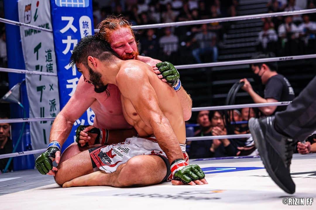 RIZIN FF OFFICIALさんのインスタグラム写真 - (RIZIN FF OFFICIALInstagram)「#RIZIN42 《Match.11》  "Grappling extravaganza"  ---------- Robert Satoshi Souza defeats SpikeCarlyle by Unanimous Decision.  #rizin #rizinff #mma #mmafighter #総合格闘技 #RobertSatoshiSouza #ホベルトサトシソウザ #SpikeCarlyle #スパイクカーライル」5月24日 22時52分 - rizin_pr